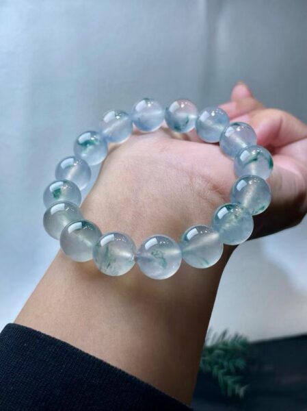 Tại Sao Phỉ Thuý Hoa Bay Lại Được Ưa Chuộng Đến Như Vậy?