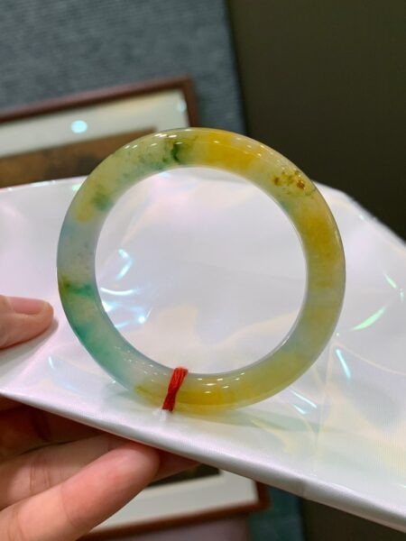 Tại Sao Phỉ Thuý Hoa Bay Lại Được Ưa Chuộng Đến Như Vậy?