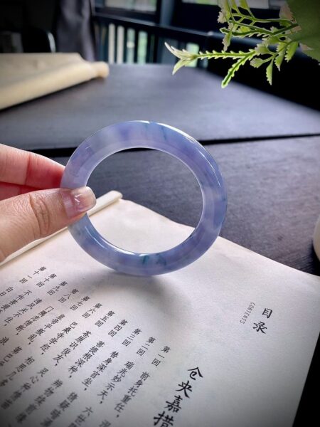 Tại Sao Phỉ Thuý Hoa Bay Lại Được Ưa Chuộng Đến Như Vậy?