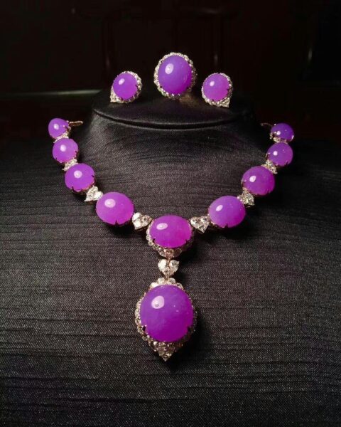 Giải Mã "Màu Tím Thị Phi" Mà Ai Chơi Ngọc Cũng Khó Lý Giải Giải Mã "Màu Tím Thị Phi" Mà Ai Chơi Ngọc Cũng Khó Lý Giải