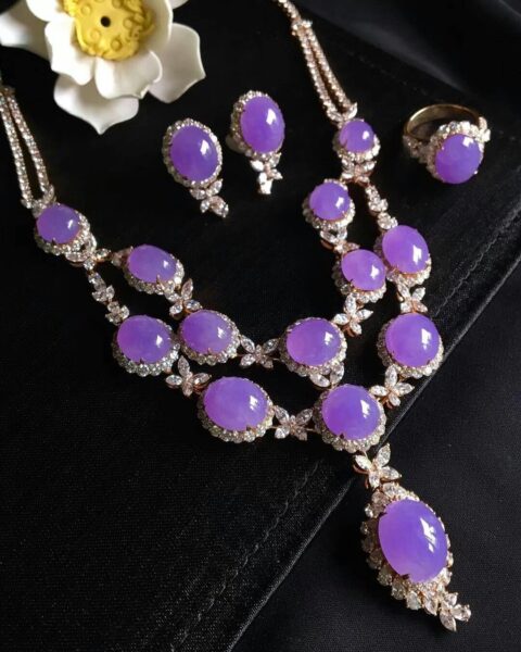 Giải Mã "Màu Tím Thị Phi" Mà Ai Chơi Ngọc Cũng Khó Lý Giải Giải Mã "Màu Tím Thị Phi" Mà Ai Chơi Ngọc Cũng Khó Lý Giải