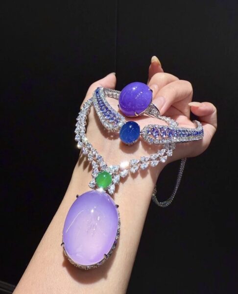 Giải Mã "Màu Tím Thị Phi" Mà Ai Chơi Ngọc Cũng Khó Lý Giải Giải Mã "Màu Tím Thị Phi" Mà Ai Chơi Ngọc Cũng Khó Lý Giải