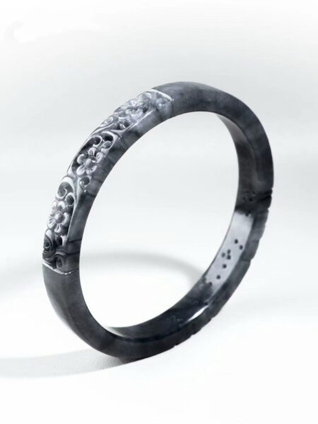 Phỉ Thuý Gà Đen Là Gì? Sự Khác Nhau Giữa Gà Đen Và Hắc Băng! Phỉ Thuý Gà Đen Là Gì? Sự Khác Nhau Giữa Gà Đen Và Hắc Băng!