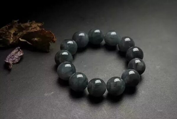 Phỉ Thuý Gà Đen Là Gì? Sự Khác Nhau Giữa Gà Đen Và Hắc Băng! Phỉ Thuý Gà Đen Là Gì? Sự Khác Nhau Giữa Gà Đen Và Hắc Băng!