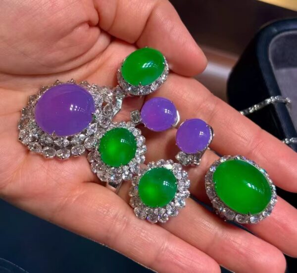 Để hiểu cách phân "Loại" ngọc phỉ thuý đầy đủ nhất