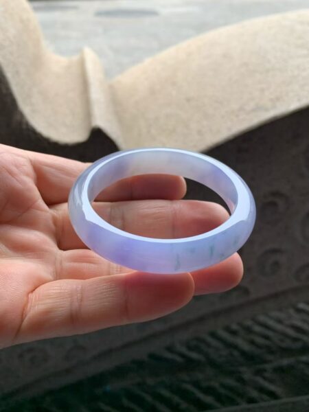 Tại Sao Phỉ Thuý Hoa Bay Lại Được Ưa Chuộng Đến Như Vậy?