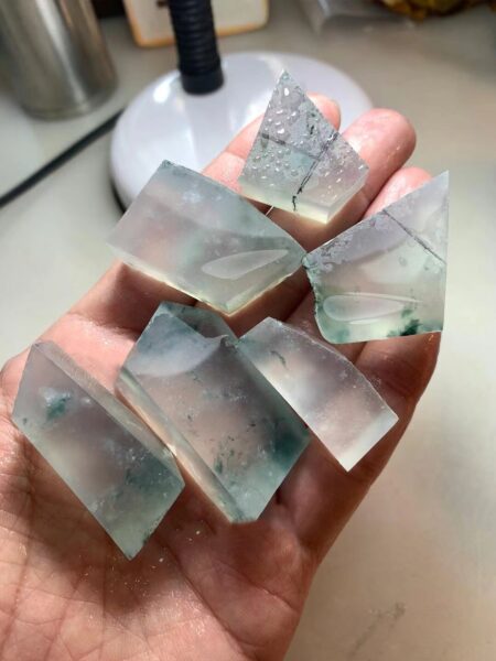 Tại Sao Phỉ Thuý Hoa Bay Lại Được Ưa Chuộng Đến Như Vậy?