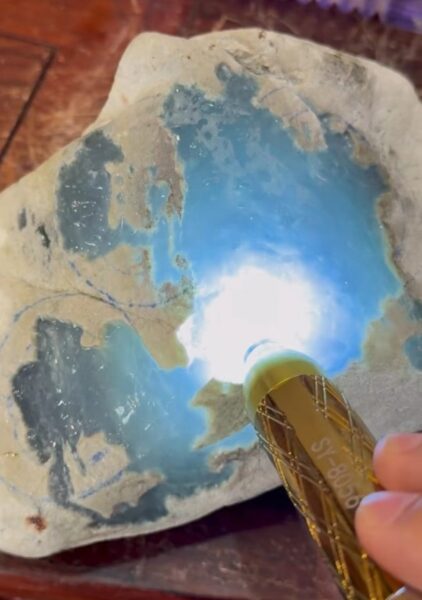 Giải Mã Cơn Sốt "Lam Thiên Không" Phỉ Thuý Thế Hệ Mới