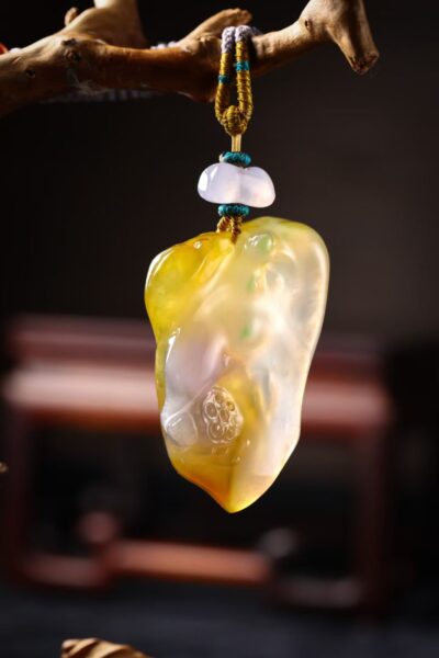 Tại Sao Phỉ Thuý Hoa Bay Lại Được Ưa Chuộng Đến Như Vậy?