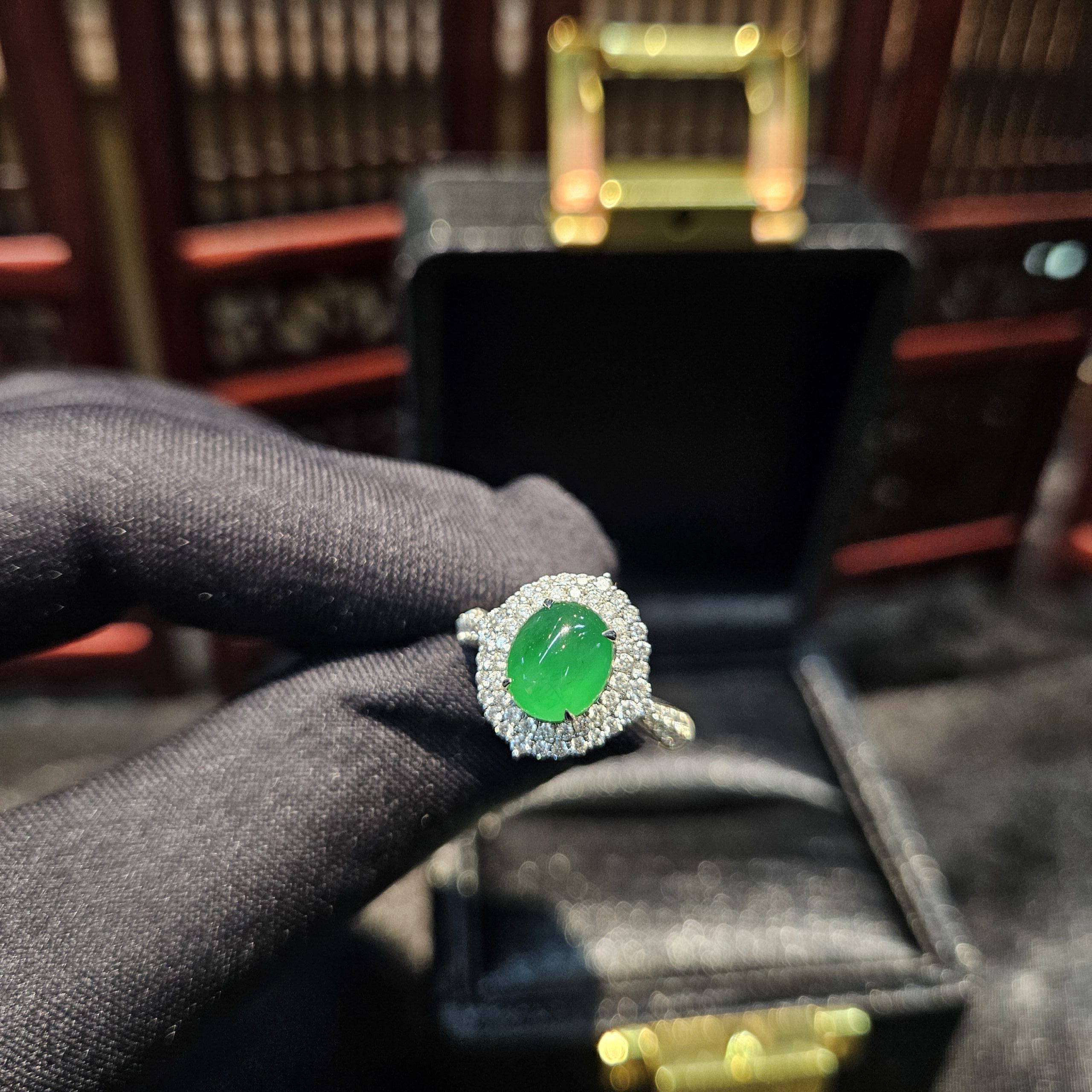 Nhẫn ngọc phỉ thuý xanh lục đế vương Nhẫn ngọc phỉ thuý xanh lục đế vương - Ảnh 8