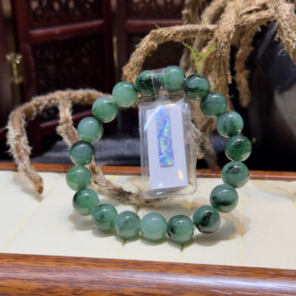 Ngọc Cẩm Thạch Sơn Thuỷ Là Gì? Tại Sao 90% Ngọc Sơn Thuỷ Trên Thị Trường Đều Qua Xử Lý ?