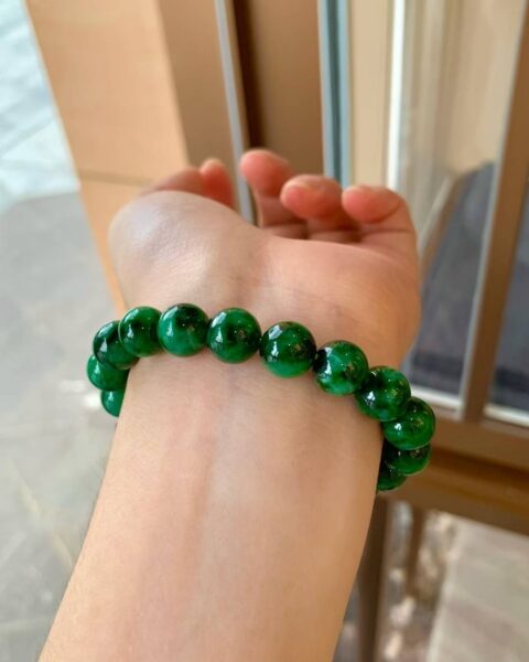 Ngọc Cẩm Thạch Sơn Thuỷ Là Gì? Tại Sao 90% Ngọc Sơn Thuỷ Trên Thị Trường Đều Qua Xử Lý ?