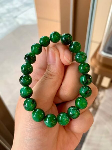 Ngọc Cẩm Thạch Sơn Thuỷ Là Gì? Tại Sao 90% Ngọc Sơn Thuỷ Trên Thị Trường Đều Qua Xử Lý ?