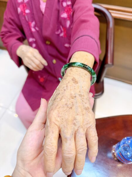 Ngọc Cẩm Thạch Sơn Thuỷ Là Gì? Tại Sao 90% Ngọc Sơn Thuỷ Trên Thị Trường Đều Qua Xử Lý ?