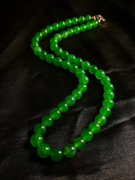 Mua phỉ thuý có bán lại được không? Phân biệt phỉ thuý trang sức và phỉ thuý tích sản có thể gia tăng giá trị.