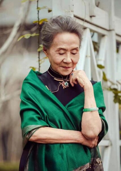 Mua phỉ thuý có bán lại được không? Phân biệt phỉ thuý trang sức và phỉ thuý tích sản có thể gia tăng giá trị.