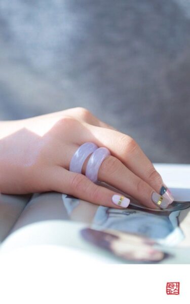 Mua phỉ thuý có bán lại được không? Phân biệt phỉ thuý trang sức và phỉ thuý tích sản có thể gia tăng giá trị.