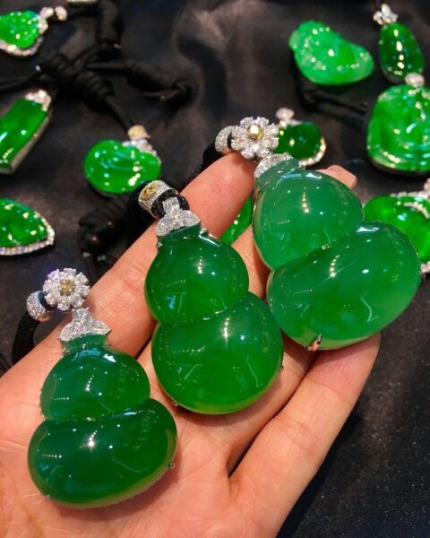 Mua phỉ thuý có bán lại được không? Phân biệt phỉ thuý trang sức và phỉ thuý tích sản có thể gia tăng giá trị.