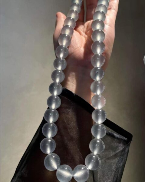 Mua phỉ thuý có bán lại được không? Phân biệt phỉ thuý trang sức và phỉ thuý tích sản có thể gia tăng giá trị.