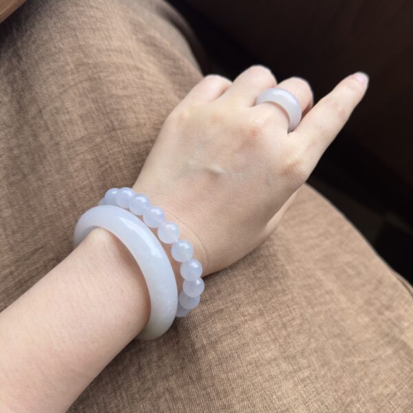 Mua phỉ thuý có bán lại được không? Phân biệt phỉ thuý trang sức và phỉ thuý tích sản có thể gia tăng giá trị.