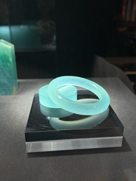 Mua phỉ thuý có bán lại được không? Phân biệt phỉ thuý trang sức và phỉ thuý tích sản có thể gia tăng giá trị.