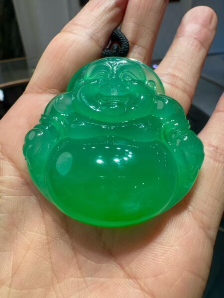 Mua phỉ thuý có bán lại được không? Phân biệt phỉ thuý trang sức và phỉ thuý tích sản có thể gia tăng giá trị.