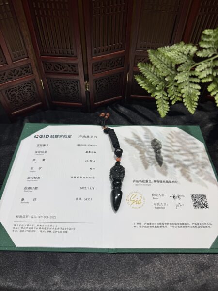 Ngọc Phỉ Thuý Có Thực Sự Đang Bị Thổi Phồng Giá Trị? Có Hay Không Kết Cục "Sập Thị Trường" Giống Như "Lan Đột Biến" Một Thời !!