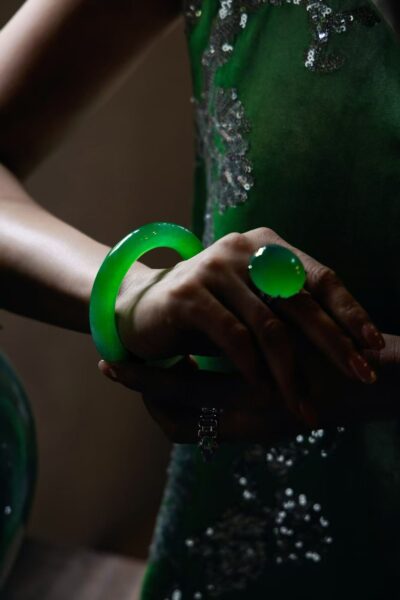 Ngọc Phỉ Thuý Có Thực Sự Đang Bị Thổi Phồng Giá Trị? Có Hay Không Kết Cục "Sập Thị Trường" Giống Như "Lan Đột Biến" Một Thời !!