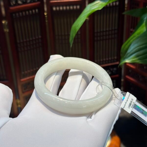 Vòng bản bạch ngọc Hoà Điền