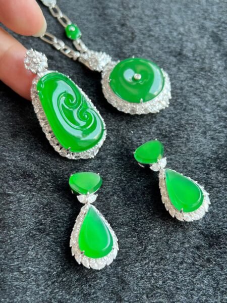 Myanmar và Guatemala : Vì Sao Không Nên Đánh Giá Chất Lượng Jadeite Chỉ Bằng Nguồn Gốc Địa Lý??? Myanmar và Guatemala : Vì Sao Không Nên Đánh Giá Chất Lượng Jadeite Chỉ Bằng Nguồn Gốc Địa Lý???