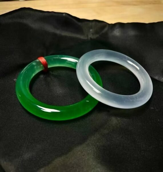 Hướng Dẫn Chọn Vòng Tay Phỉ Thuý Cho Người Mới "Nhập Môn"